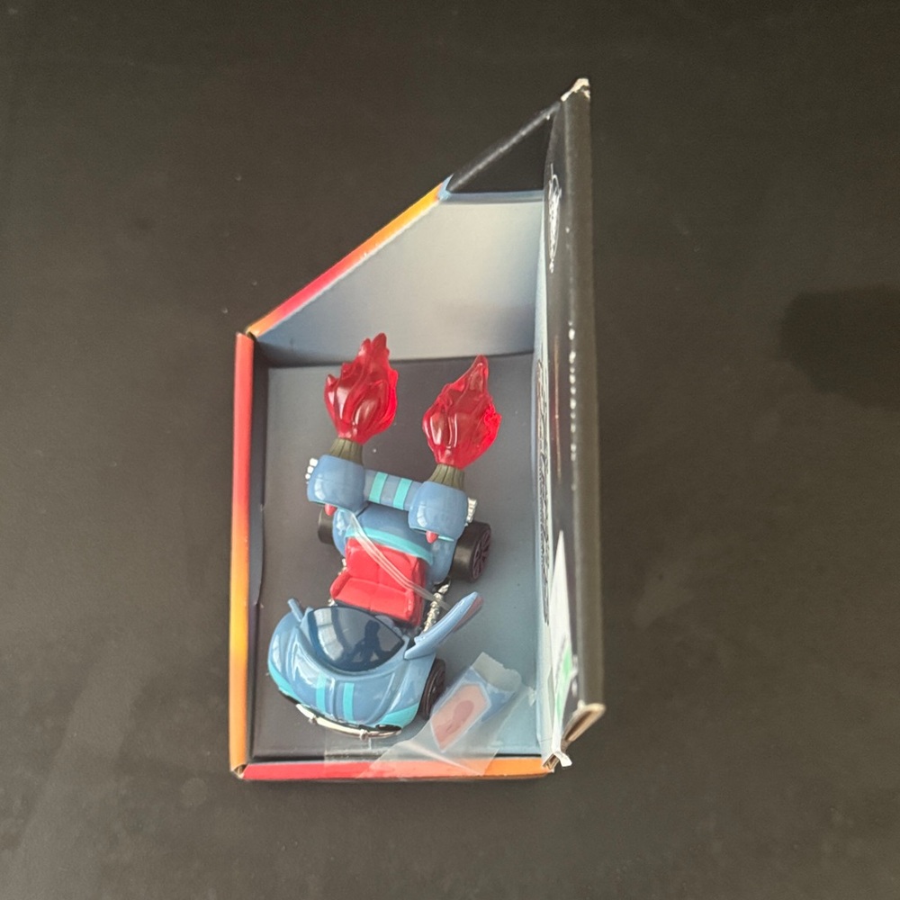 Disney Racers Die Cast Cars Space Racing Stitch NIP New 1:64 Scale - Picture 7 of 11